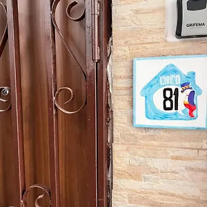 Civico 81 , Napoli Italia
